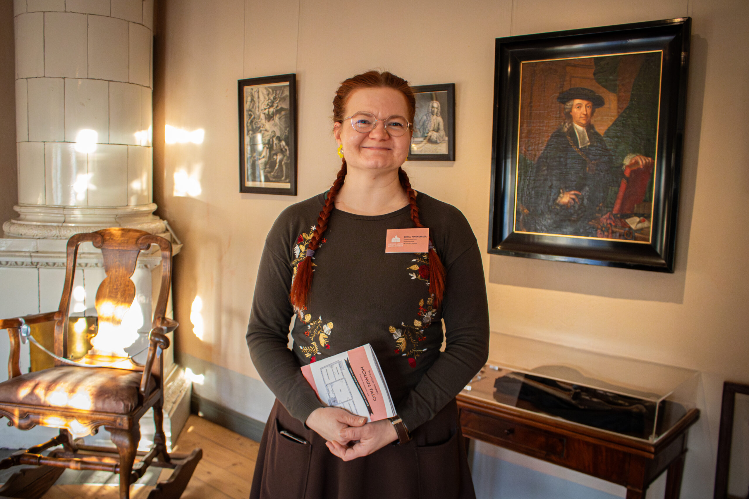 Museoapulainen Sirkku Mannerkoski.