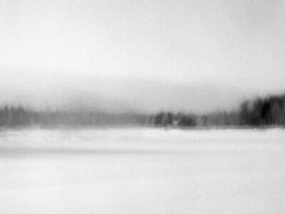 Kesäkuu: Sanna Johansson: Katoava horisontti ja Pertti Jarla: Kuvia Fingerporista